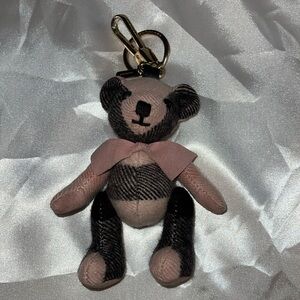 Preloved Burberry Thomas pink cashmere charm excellent condition size 4.7” tall